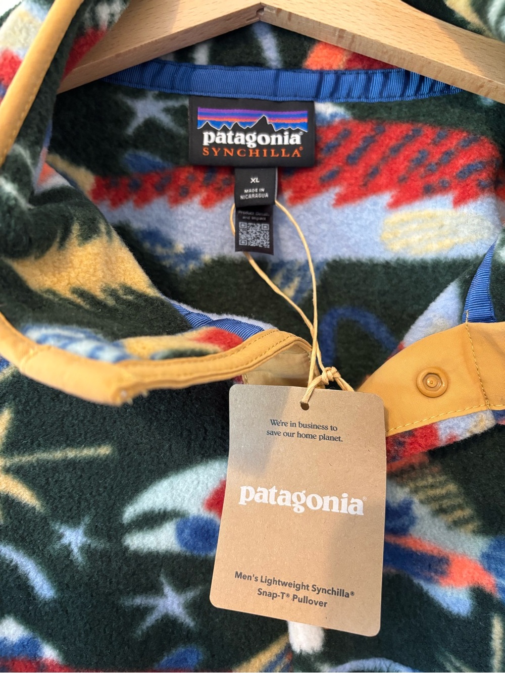 Patagonia Synchilla Fleece Salmon Energy XL NWT - Picture 3 of 3
